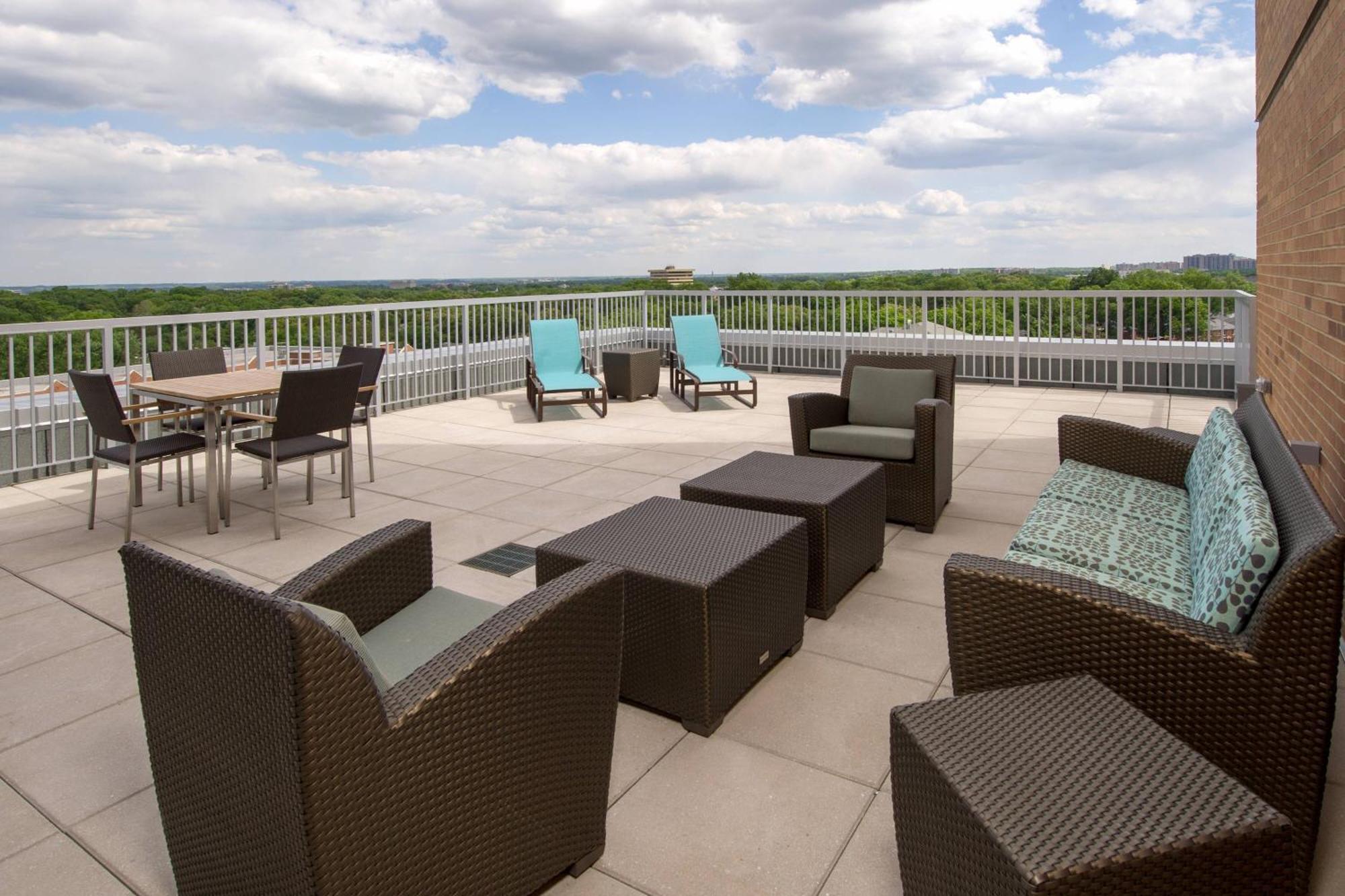By Marriott Ballston Hotel 3*