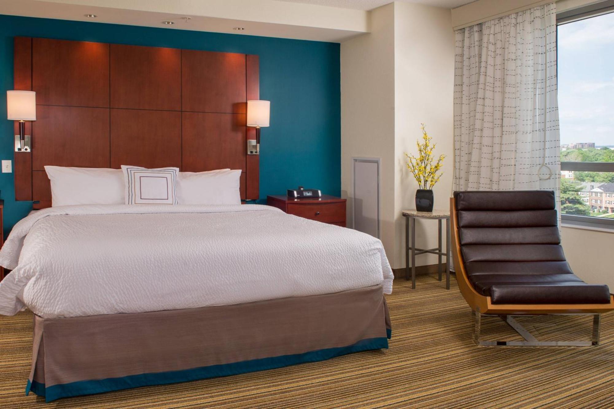 By Marriott Ballston Arlington