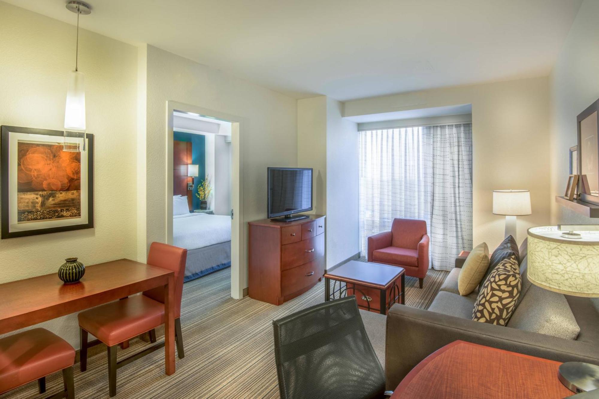 By Marriott Ballston Hotel 3*