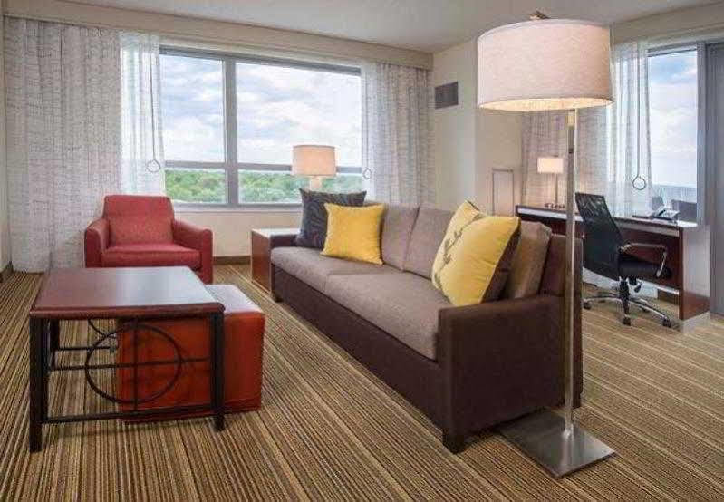 By Marriott Ballston Hotel 3*